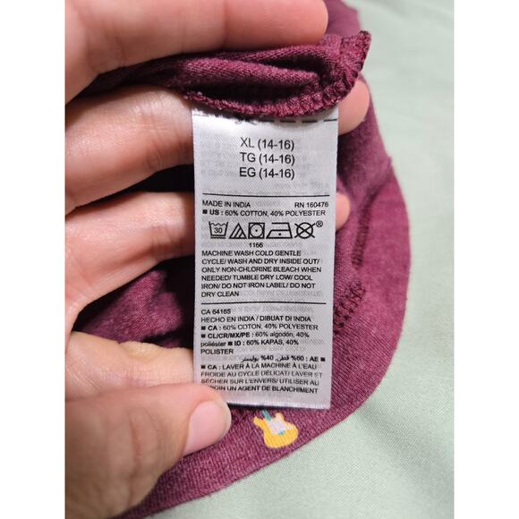 Old navy xl 14-16 youth maroon graphic tshirt - Picture 4 of 4